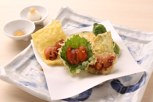 Three-color tempura with sea urchin