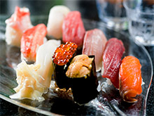 We are providing Sushi made of fresh seafood around sea of Otaru by cheap price